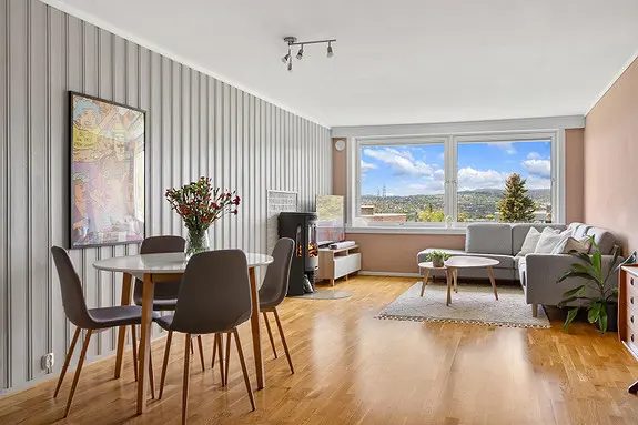 3-roms leilighet med balkong - bilde 1